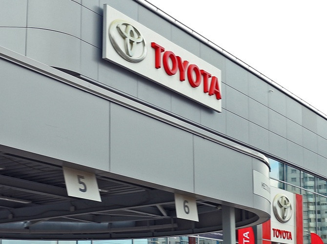Toyota планирует сократить экспорт за границу до 100 000 единиц к февралю 2027 года